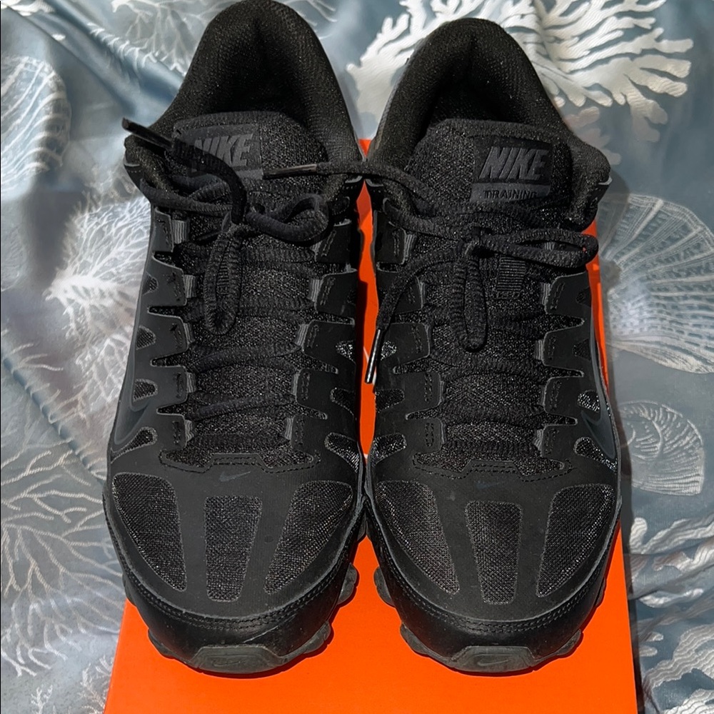 Nike Men's Black Athletic Shoes , worn a few times, perfect condition - Picture 9 of 9